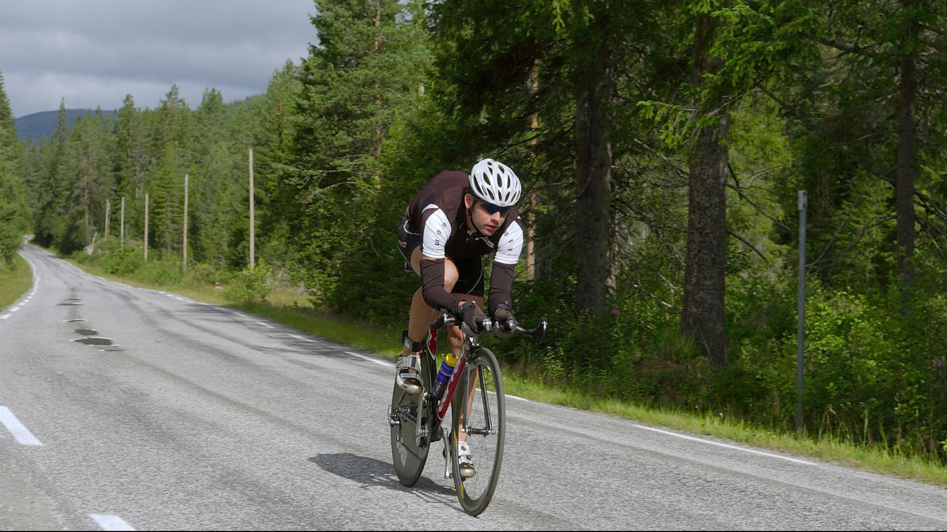 哈弗茨领衔日耳曼战车，比利时战术完胜哥伦比亚